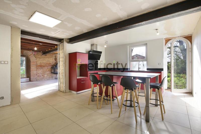 Maison - 260 m² - 8 pièces