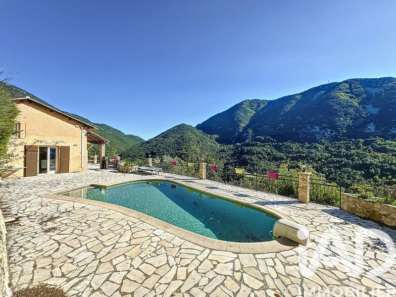 Maison - 96 m² - 4 pièces