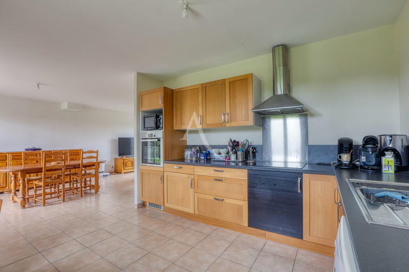 Maison - 96 m² - 6 pièces