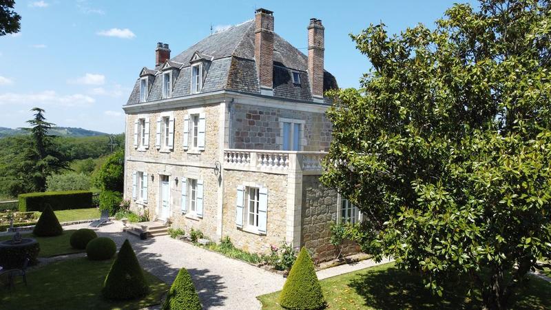 Maison de maîtres - 300 m² - 9 pièces