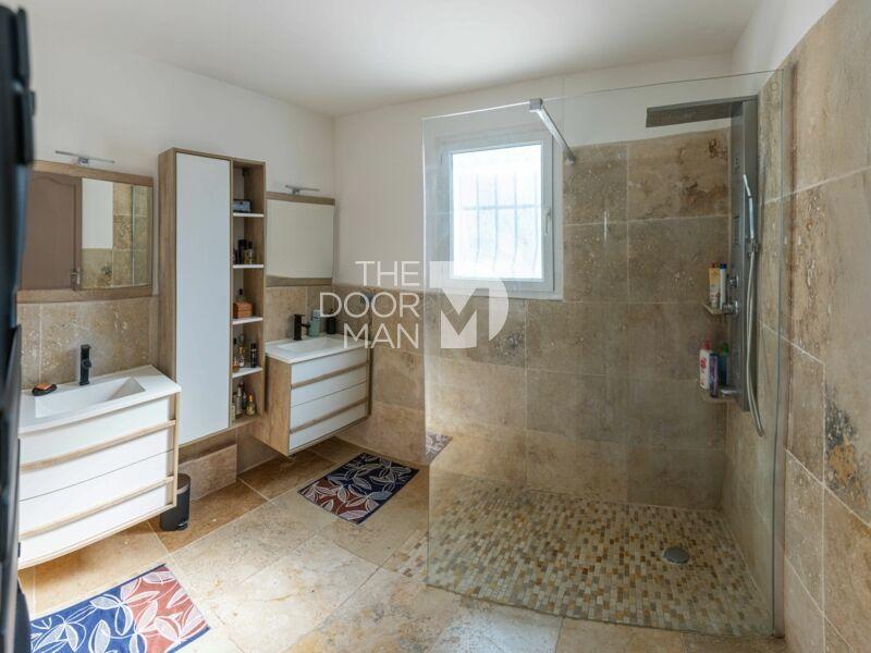 Villa - 167 m² - 6 pièces