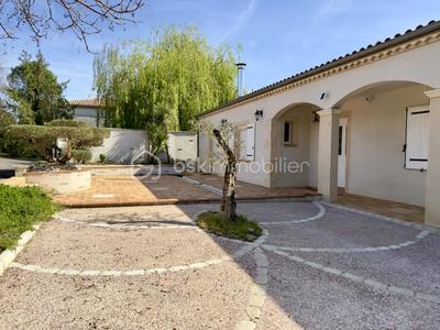 Maison traditionnelle - 218 m² - 6 pièces