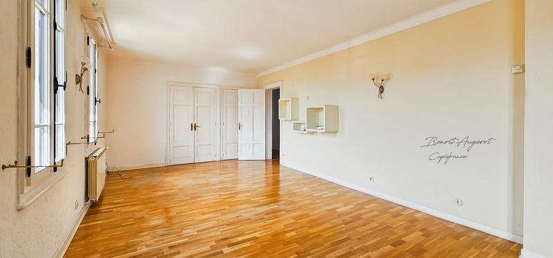 Appartement bourgeois - 112 m² - 4 pièces