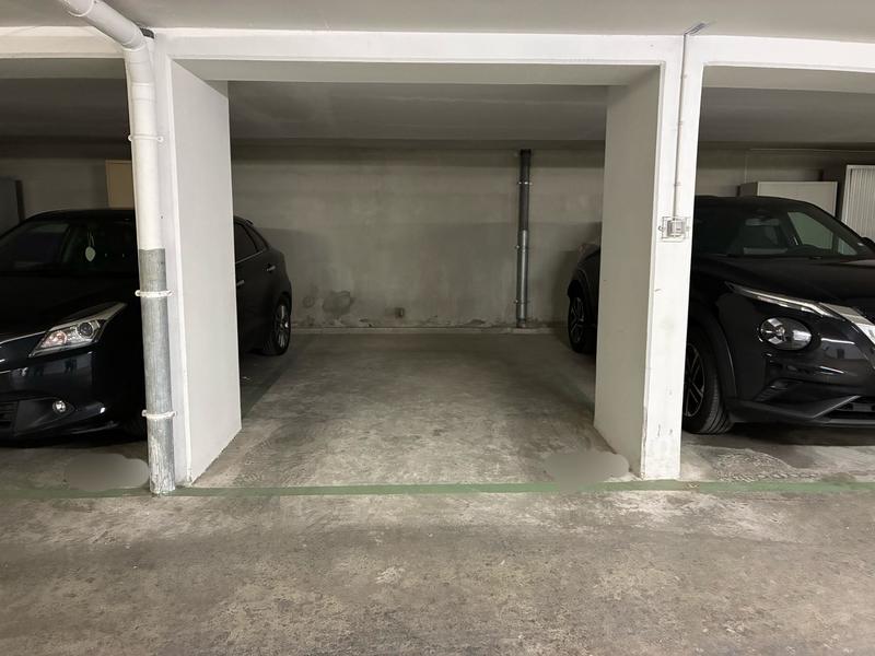 Parking / Garage - 12 m²