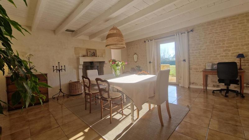 Maison - 204 m² - 7 pièces