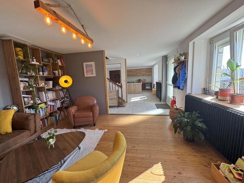 Maison - 93 m² - 4 pièces