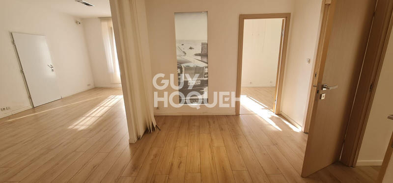 Local commercial - 120 m² - 4 pièces