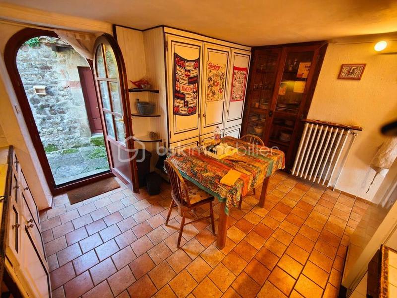 Maison en pierre - 250 m² - 9 pièces