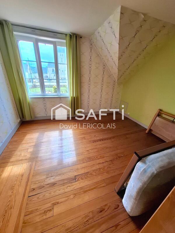 Maison - 200 m² - 7 pièces