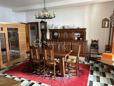 Propriété - 276 m² - 7 pièces