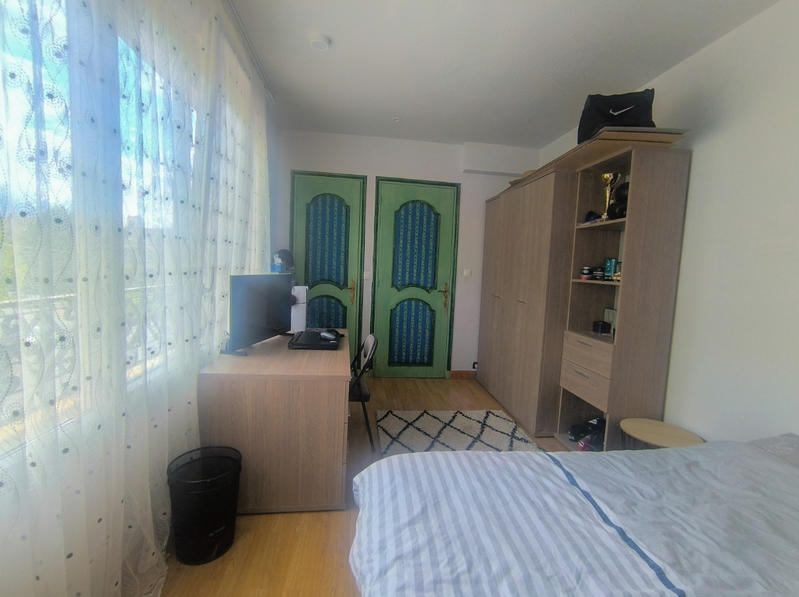 Maison - 220 m² - 11 pièces