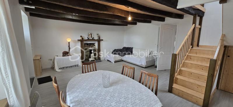 Maison - 244 m² - 9 pièces