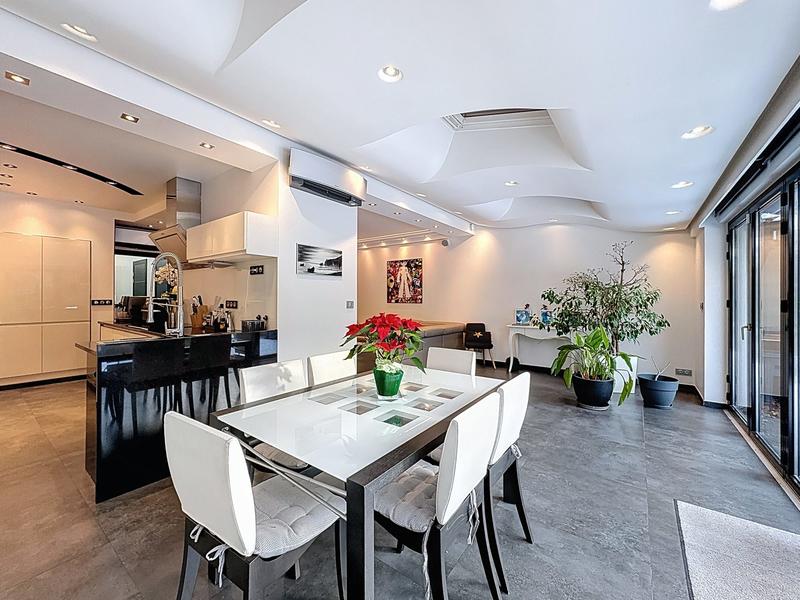 Maison contemporaine - 133 m² - 7 pièces