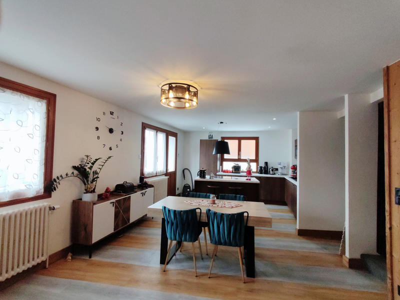 Maison - 234 m² - 4 pièces