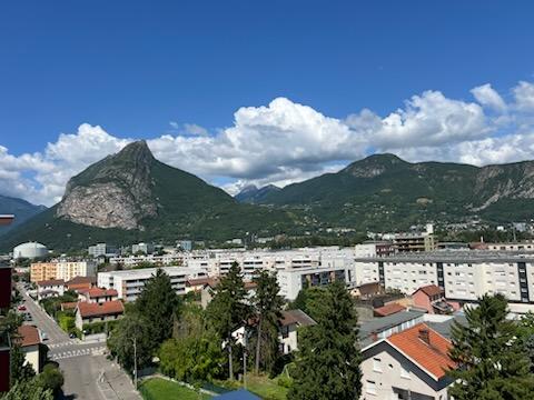 Appartement - 95 m² - 5 pièces