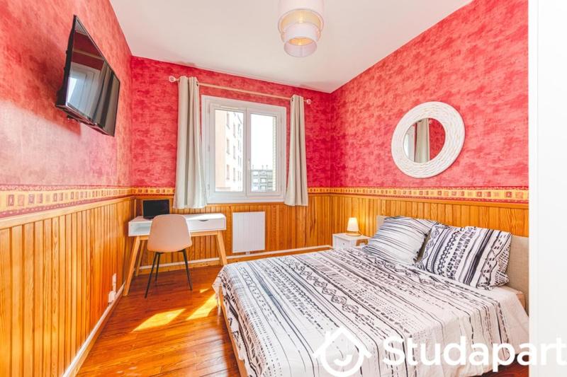 Chambre - 11 m² - 1 pièce