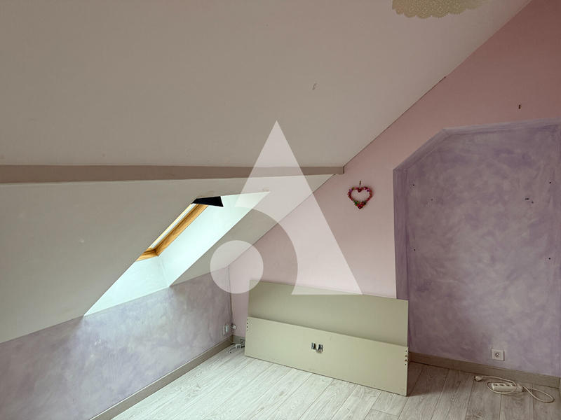 Maison - 121 m² - 8 pièces