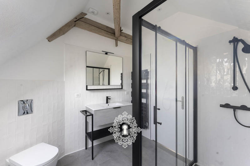 Maison - 185 m² - 5 pièces