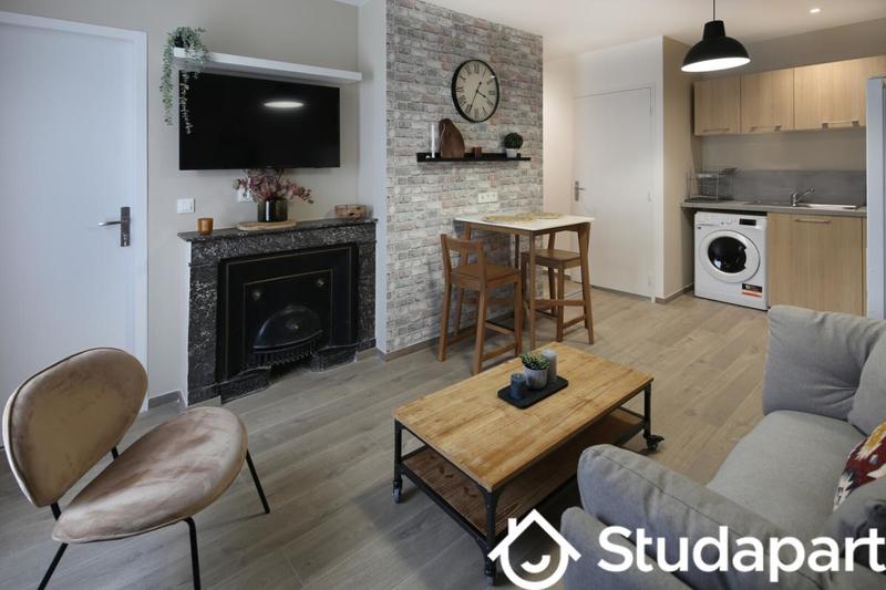 Chambre - 9 m² - 1 pièce