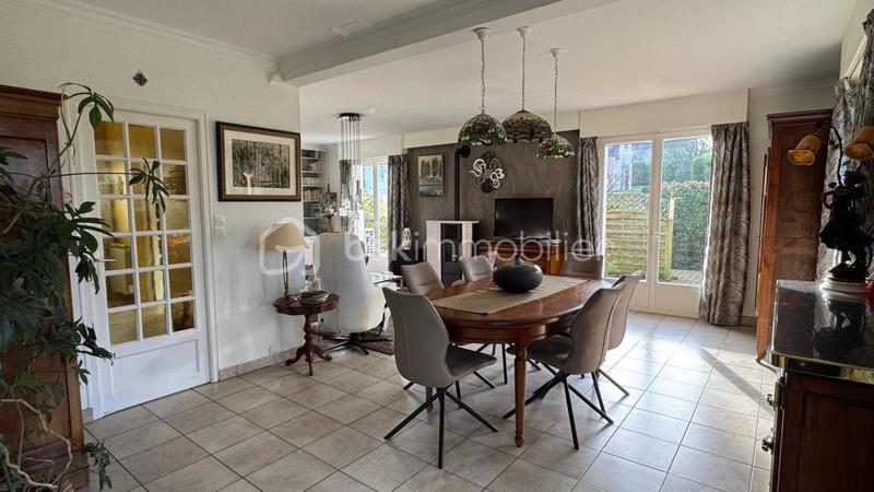 Maison traditionnelle - 132 m² - 7 pièces