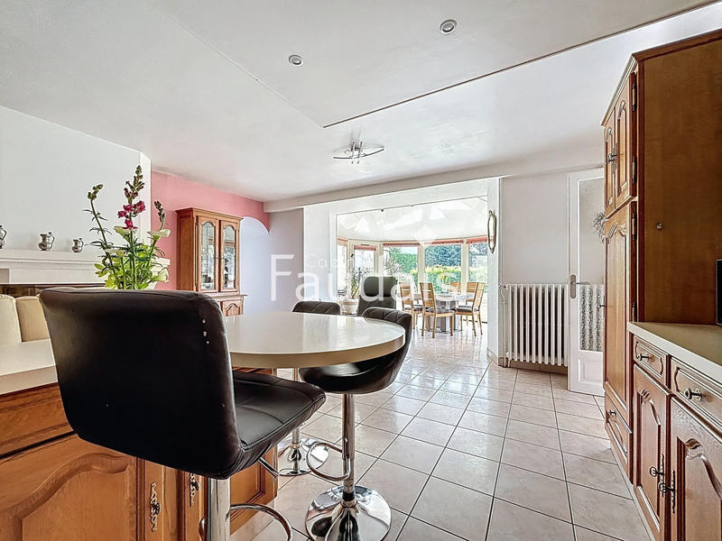 Maison - 195 m² - 7 pièces