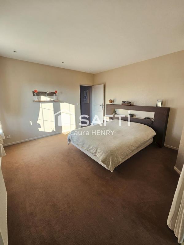 Maison - 215 m² - 6 pièces