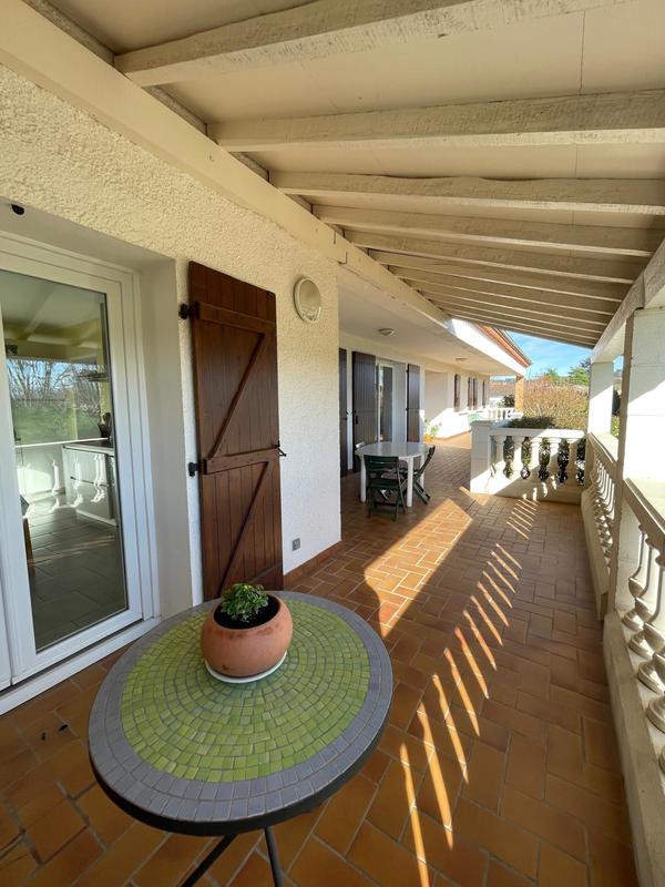 Maison - 212 m² - 7 pièces