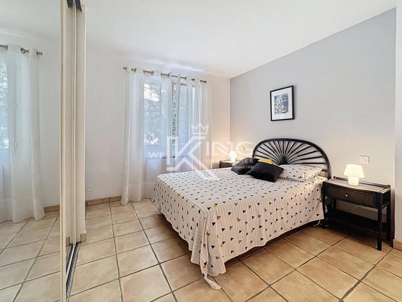 Villa - 200 m² - 6 pièces