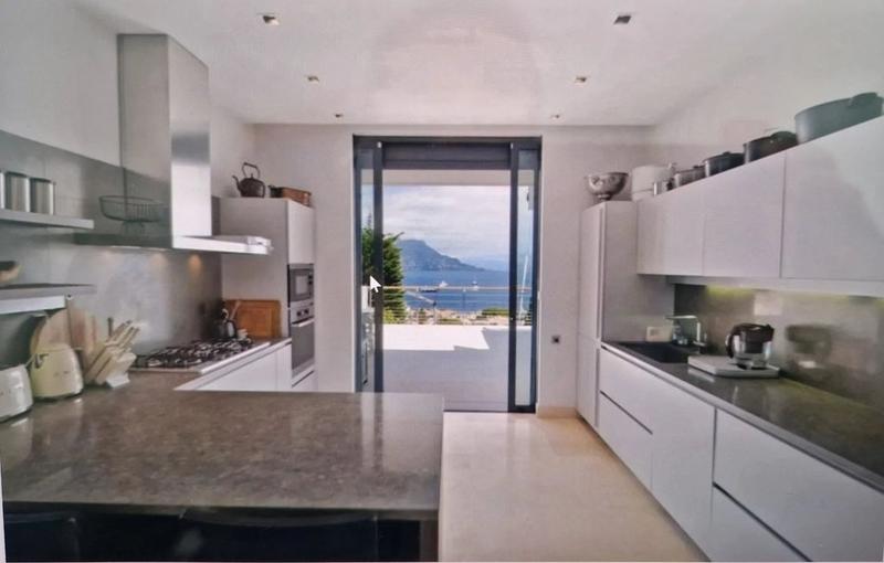 Villa - 510 m² - 8 pièces