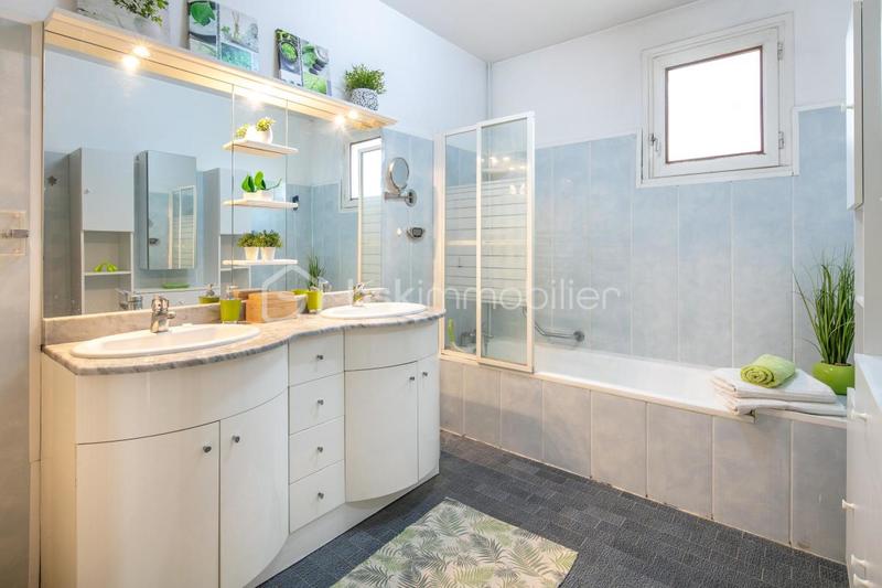 Maison - 123 m² - 5 pièces