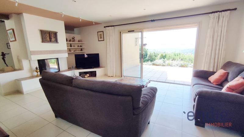 Maison - 228 m² - 6 pièces