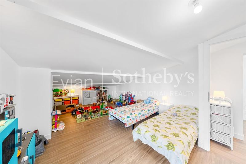 Maison - 269 m² - 7 pièces