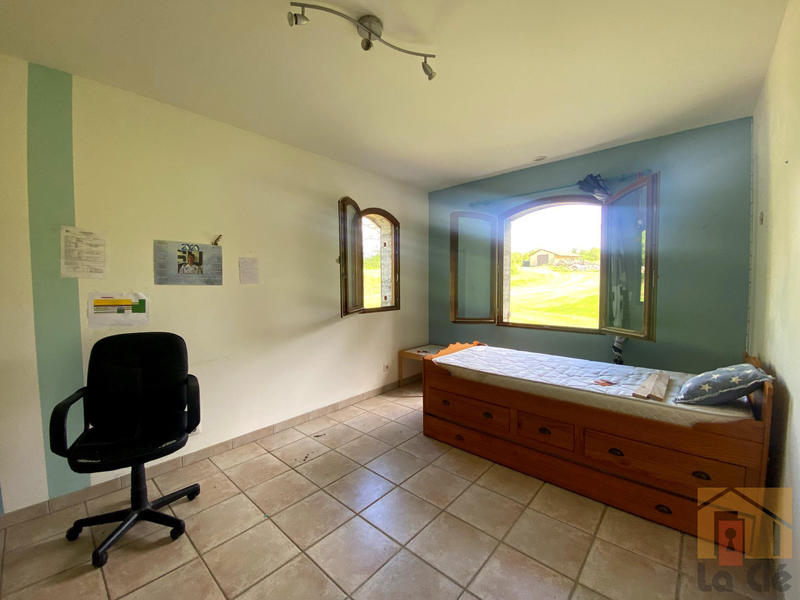 Maison - 206 m² - 7 pièces