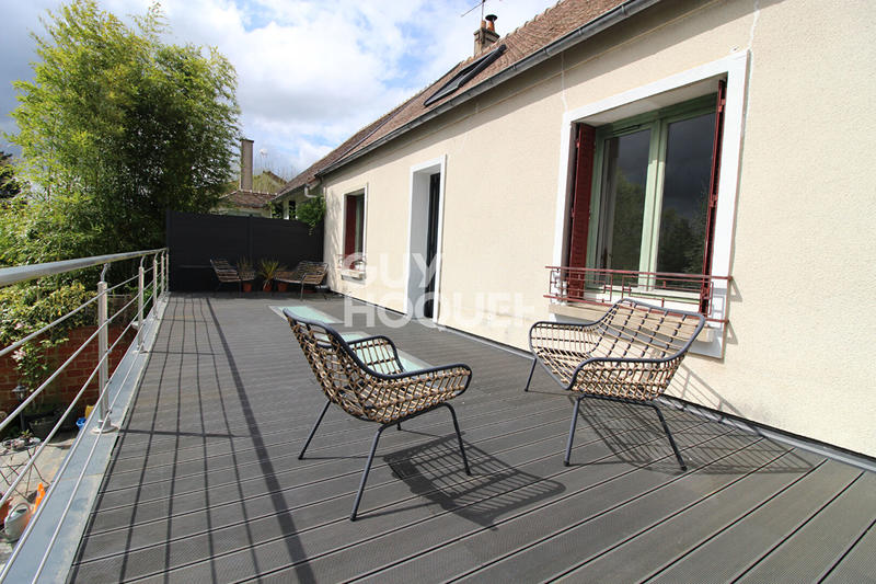 Maison - 211 m² - 8 pièces