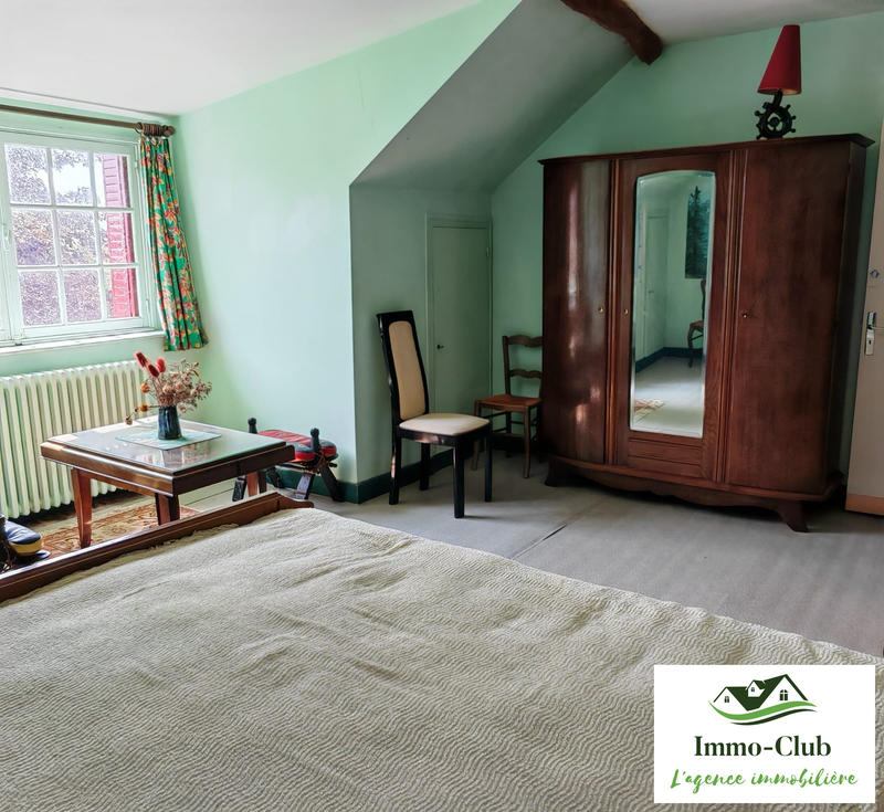 Maison - 180 m² - 8 pièces