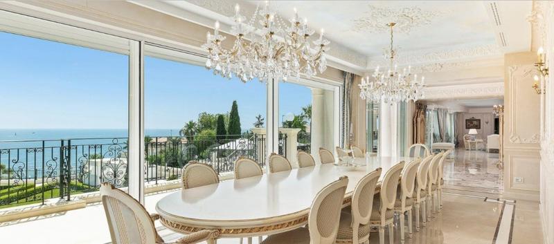 Villa - 1 000 m² - 18 pièces