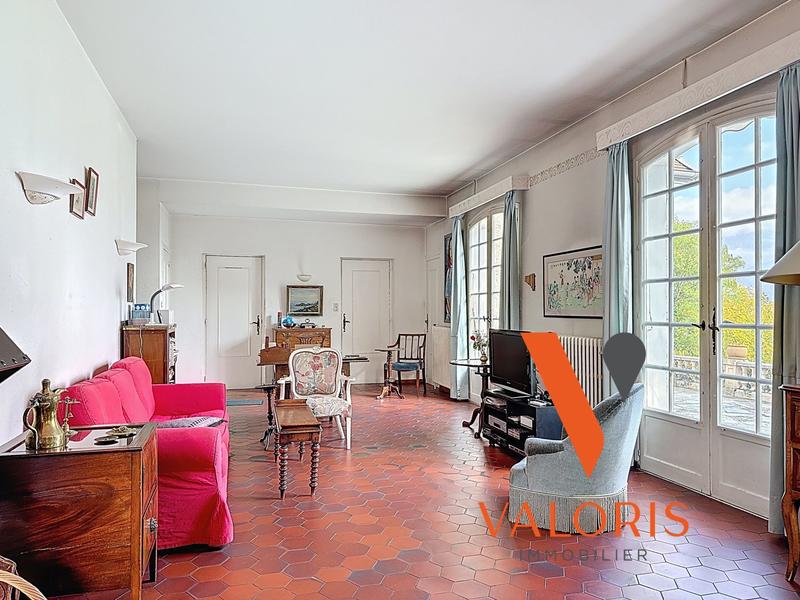 Maison - 197 m² - 9 pièces