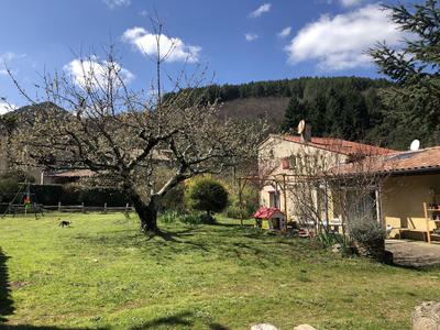 Villa - 337 m² - 15 pièces