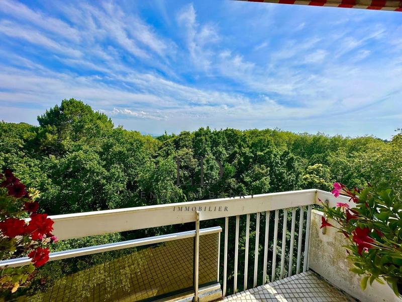 Appartement - 175 m² - 6 pièces