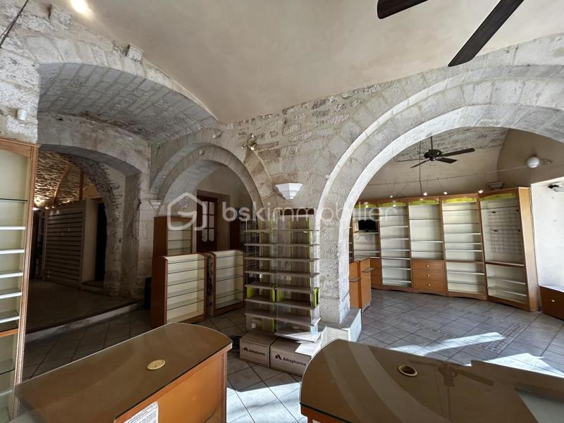 Local commercial - 145 m² - 2 pièces