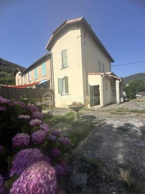 Maison de village - 80 m² - 3 pièces