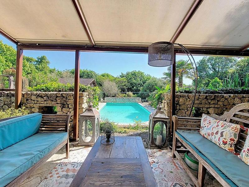 Demeure - 431 m² - 14 pièces