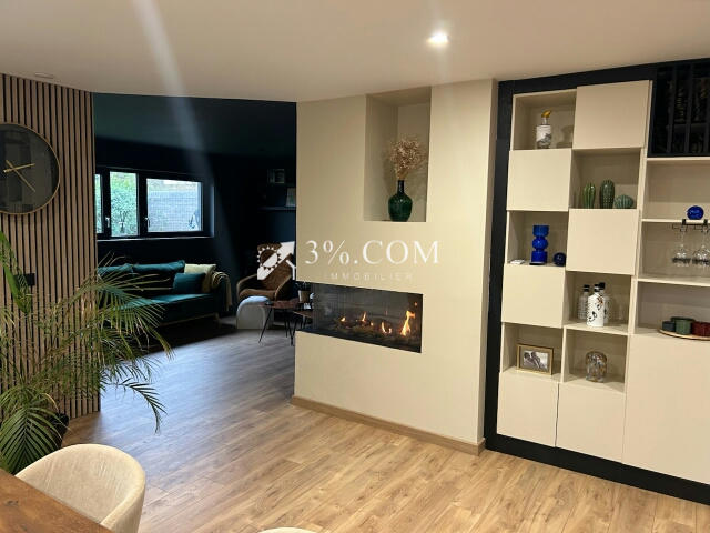 Maison - 222 m² - 7 pièces