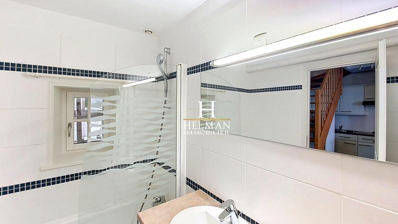 Maison - 468 m² - 10 pièces