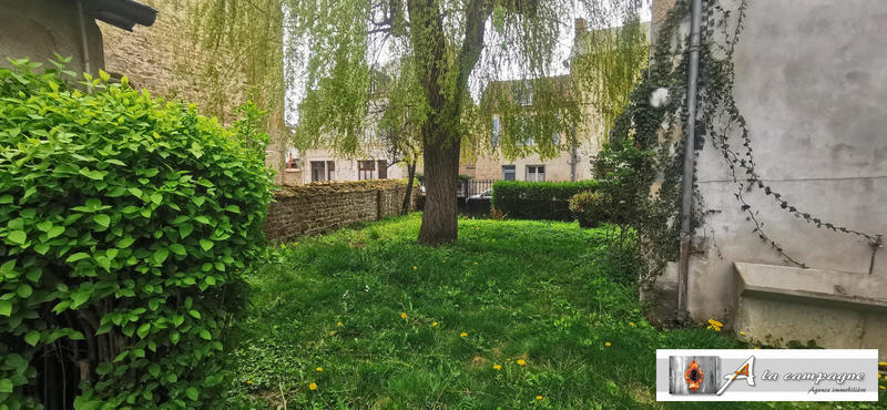 Maison traditionnelle - 283 m² - 17 pièces