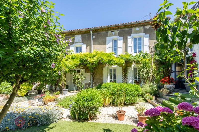 Maison de maîtres - 276 m² - 9 pièces