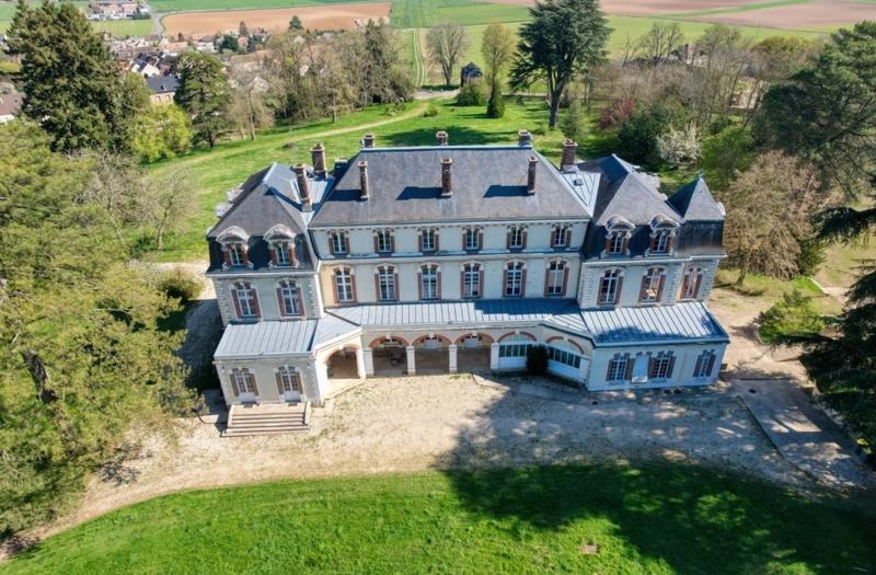Manoir - 1 850 m² - 30 pièces