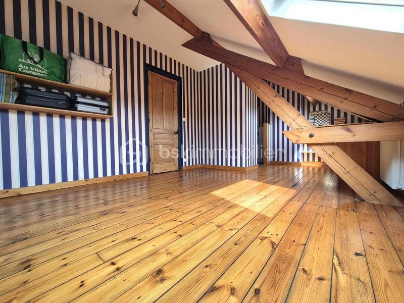 Maison - 365 m² - 10 pièces