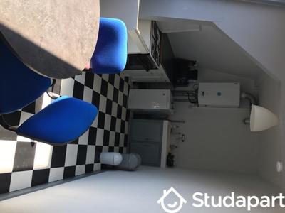 Chambre - 12 m² - 1 pièce