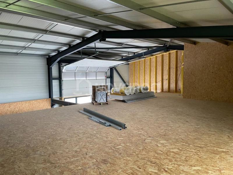 Local commercial - 200 m² - 1 pièce